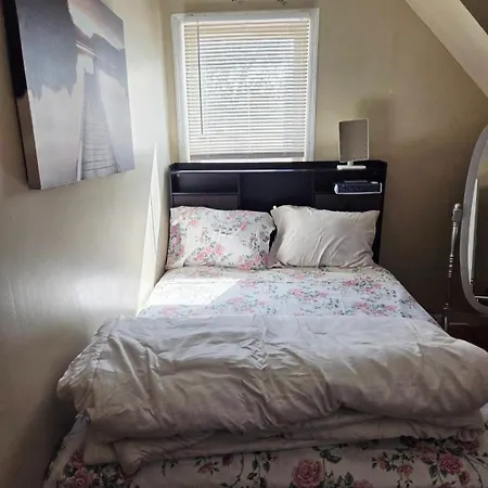 Apartment Comfortable & Relaxing Charming 3br Unit *