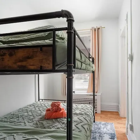Dwntn 10mins And Sleeps 10 In Vintage And Free Parking *