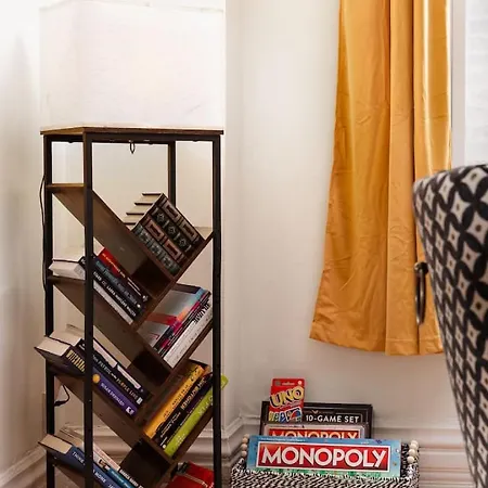 Dwntn 10mins And Sleeps 10 In Vintage And Free Parking Apartment