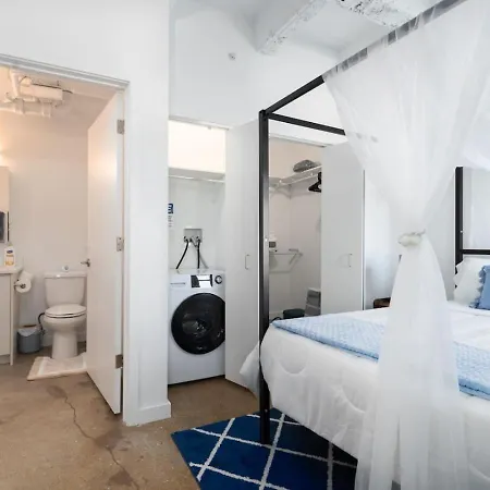 Elegant Style Loft Montrose Rooftop Wfh Gym Apartment *