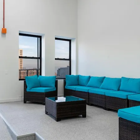Elegant Style Loft Montrose Rooftop Wfh Gym Chicago