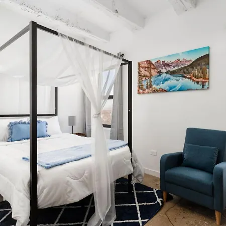 Elegant Style Loft Montrose Rooftop Wfh Gym Apartment Chicago