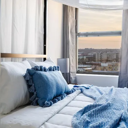 Elegant Style Loft Montrose Rooftop Wfh Gym Apartment Chicago
