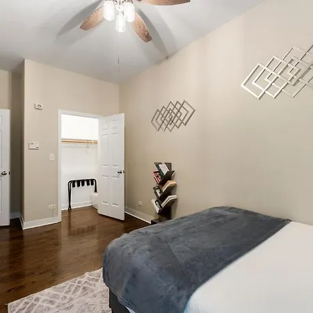 Medical District 2br With Jacuzzi & Parking Apartment *