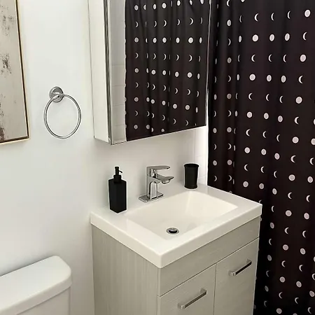 Modern 2br With Reliable Wi-fi - Roscoe 30 Chicago