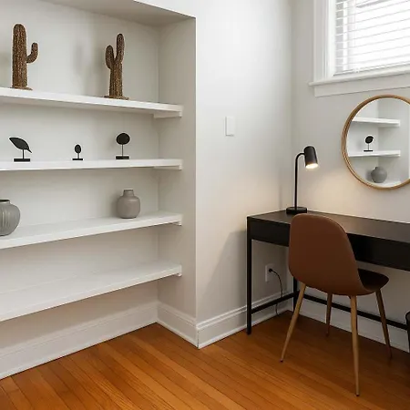 Modern 2br With Reliable Wi-fi - Roscoe 30 Apartment *