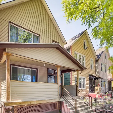 Walk To Metra Long-term Getaway In Chicago! Apartment *