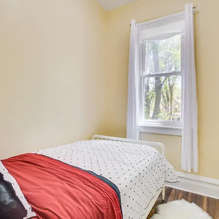 Walk To Metra Long-term Getaway In Chicago! Apartment *