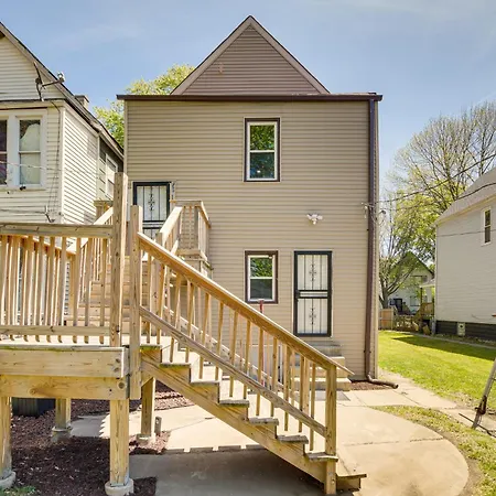 Walk To Metra Long-term Getaway In Chicago! *