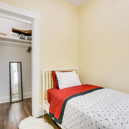 Apartment Walk To Metra Long-term Getaway In Chicago! *
