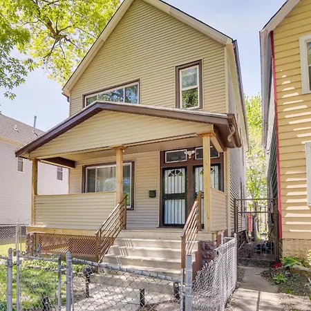 Apartment Walk To Metra Long-term Getaway In Chicago! Chicago