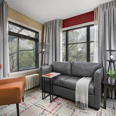 Majestic 3* Chicago