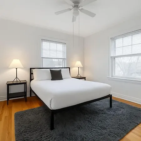 Apartment Roomy 3br Near - Lunt 33-2n *