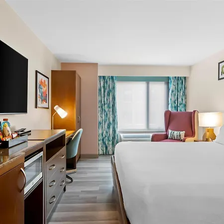 Hilton Garden Downtown Riverwalk Hotel Chicago