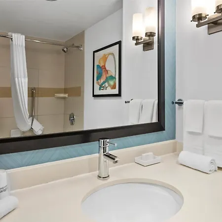 Hilton Garden Downtown Riverwalk Hotel 3*