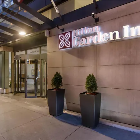 Hilton Garden Downtown Riverwalk 3*