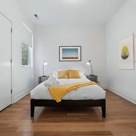 4 Bedroom Unit In West Town * Chicago