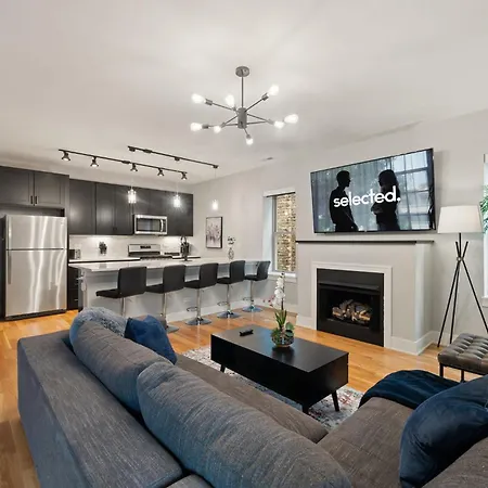 3 Bed 2 Bath Retreat W Balcony & Parking Apartment