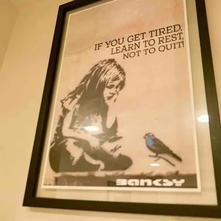 The Banksy-free Parking -4 Bedroom W King Bed- Firepit Rooftop Near United Center Apartment *