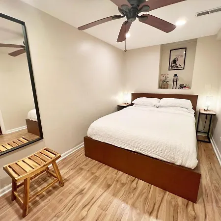 The Banksy-free Parking -4 Bedroom W King Bed- Firepit Rooftop Near United Center