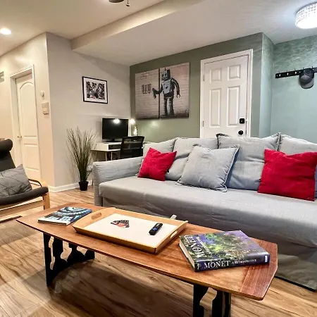 The Banksy-free Parking -4 Bedroom W King Bed- Firepit Rooftop Near United Center Apartment *