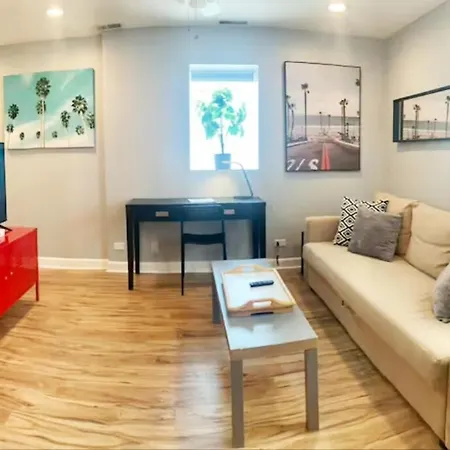 Bridgeport Place - Free Parking, Mccormick Place-sox Park Apartment