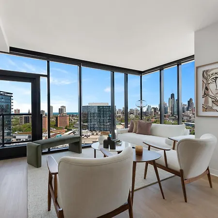 Foundry Unmatched Skyline Views At Lincoln Park Apartment Chicago