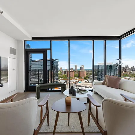 Foundry Unmatched Skyline Views At Lincoln Park * Chicago