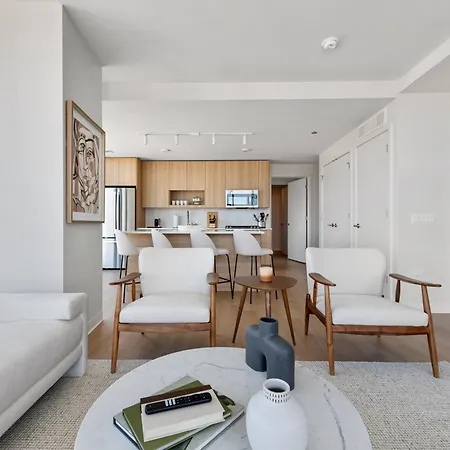 Apartment Foundry Unmatched Skyline Views At Lincoln Park *