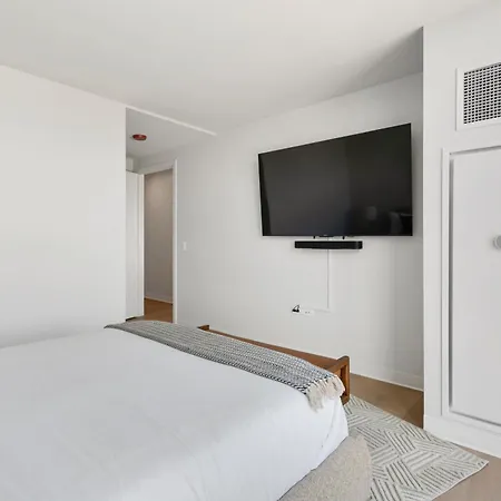 Apartment Foundry Unmatched Skyline Views At Lincoln Park