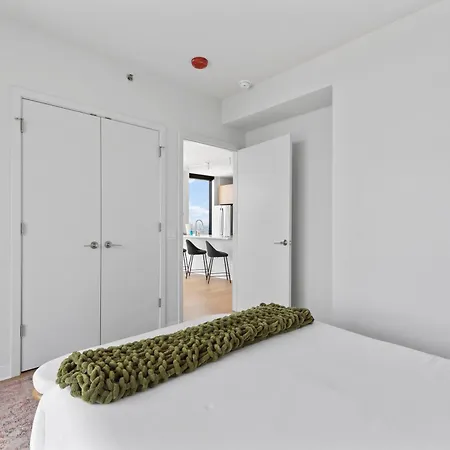 Apartment Foundry Unmatched Skyline Views At Lincoln Park Chicago