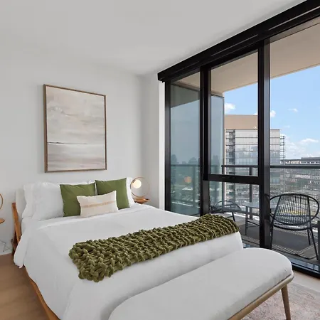 Foundry Unmatched Skyline Views At Lincoln Park *