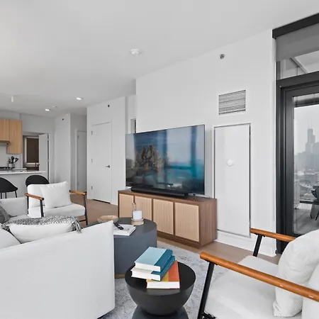 Apartment Foundry Unmatched Skyline Views At Lincoln Park Chicago