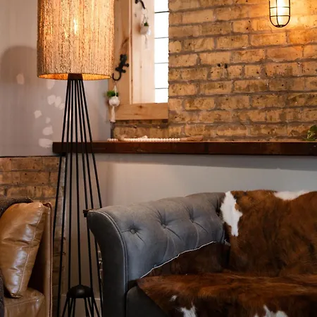 Ace Apartment