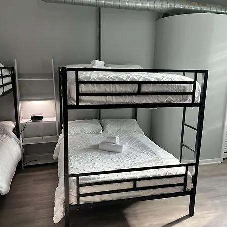South Loop 2 Bedroom Apartment