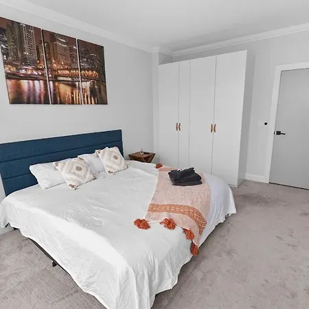 Apartment Luxury 1br Michigan Near Mccormick Parking