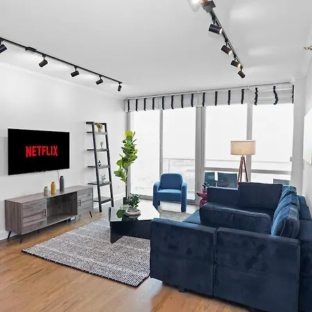 Luxury 1br Michigan Near Mccormick Parking