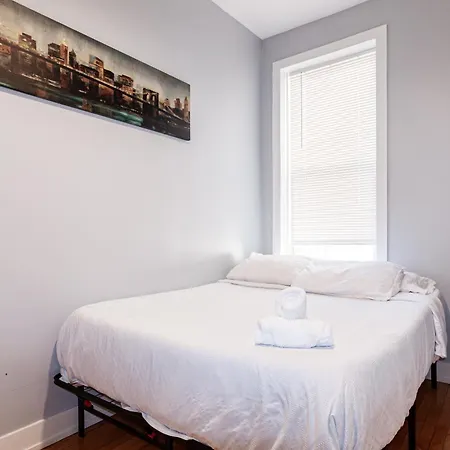 Bucktown Loft - 2 Bedroom 1 Bathrom