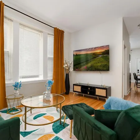 Apartment 15mins Dt Wicker Park Gem Sleeps 8 Freepark Chicago