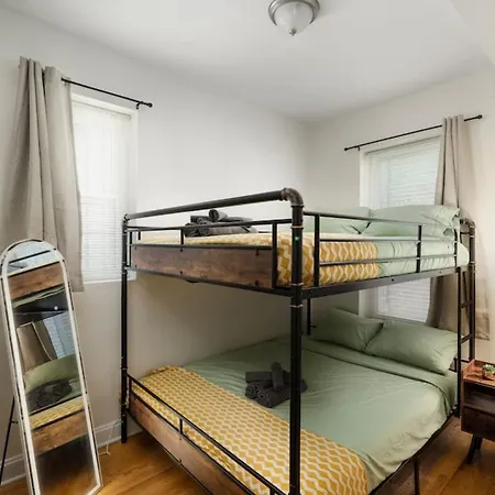 15mins Dt Wicker Park Gem Sleeps 8 Freepark Apartment