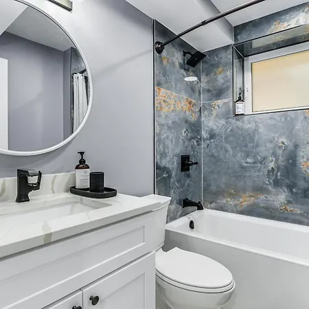1 Mi To Garfield Park Conservatory Modern Apt! * Chicago