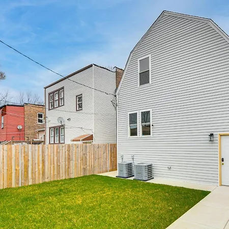 Apartment 1 Mi To Garfield Park Conservatory Modern Apt! *
