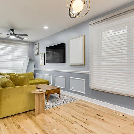 Apartment 1 Mi To Garfield Park Conservatory Modern Apt! *