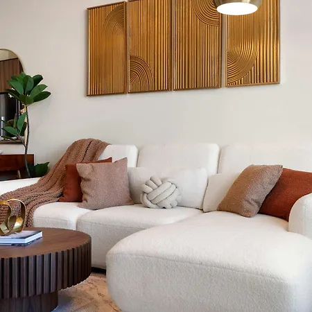 Luxury 2bd-2ba View-gym-rooftop Apartment Chicago
