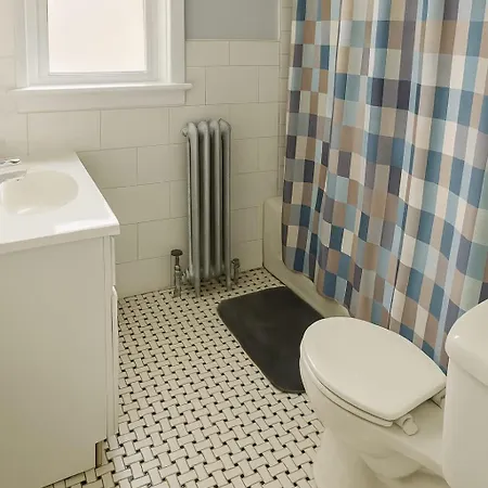 1br 1ba Windy Hideout - Lockwood Rep * Chicago