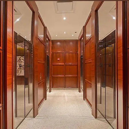 Live Like A King In * Chicago