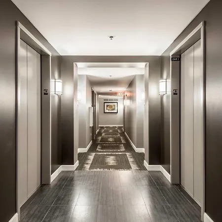 Apartment Live Like A King In