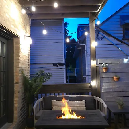 Spacious 4br With Outdoor Oasis