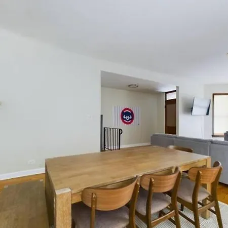Cubs Clubhouse Retreat Apartment Chicago