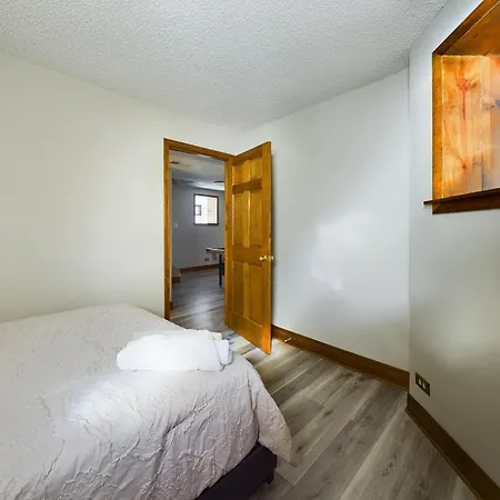 Cubs Clubhouse Retreat Apartment
